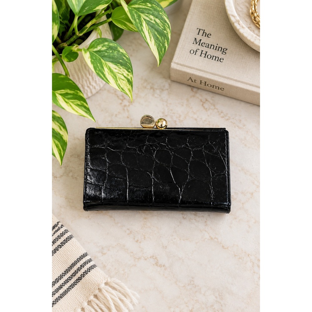 Vintage Black Faux Croc Trifold Wallet Kiss Lock Coin Purse Gold Tone Minimalist